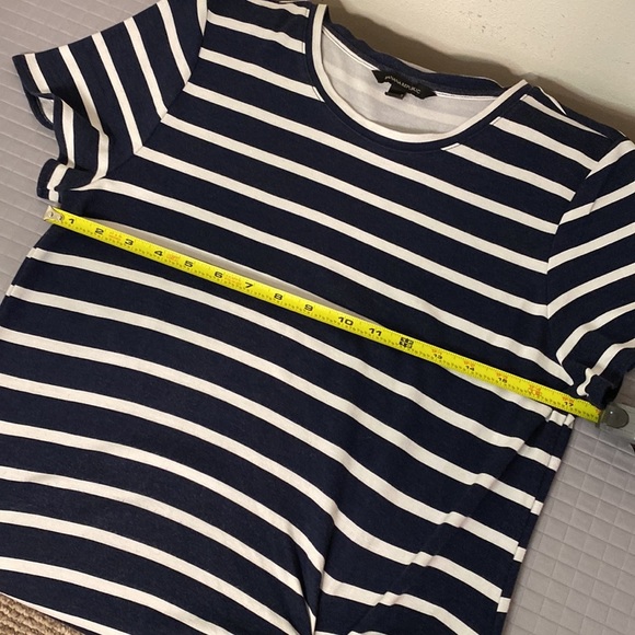 Banana Republic Twist Knot navy and white striped short sleeved tee dress size M - Picture 9 of 10